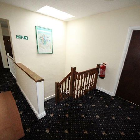 Avalon Guest House Leeds  Bagian luar foto