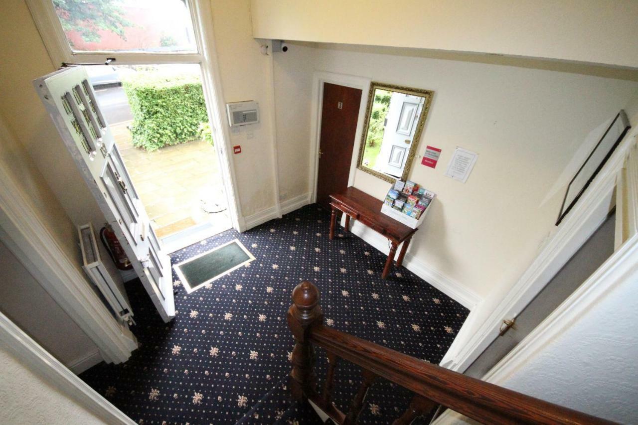 Avalon Guest House Leeds  Bagian luar foto