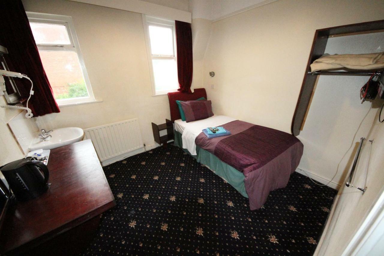 Avalon Guest House Leeds  Bagian luar foto