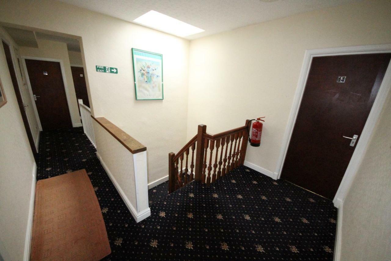 Avalon Guest House Leeds  Bagian luar foto