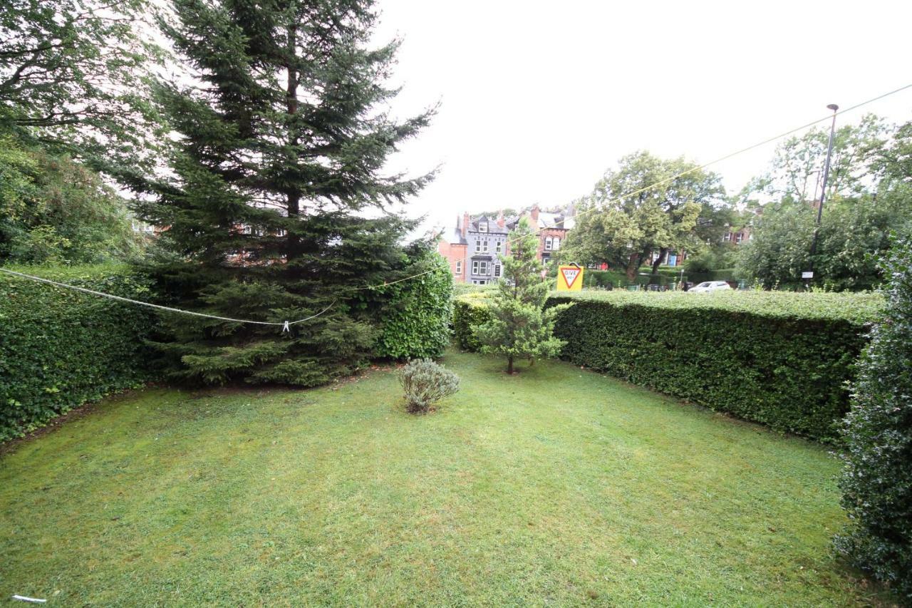 Avalon Guest House Leeds  Bagian luar foto